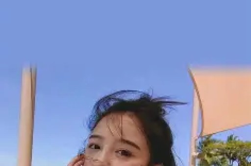 美女网红直播热度低迷索性直接睡觉张嘴模样让直播间热度破万